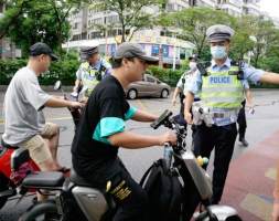 买电动车有“4笔费用”不用花，早知道早省钱，特别是石墨烯这个